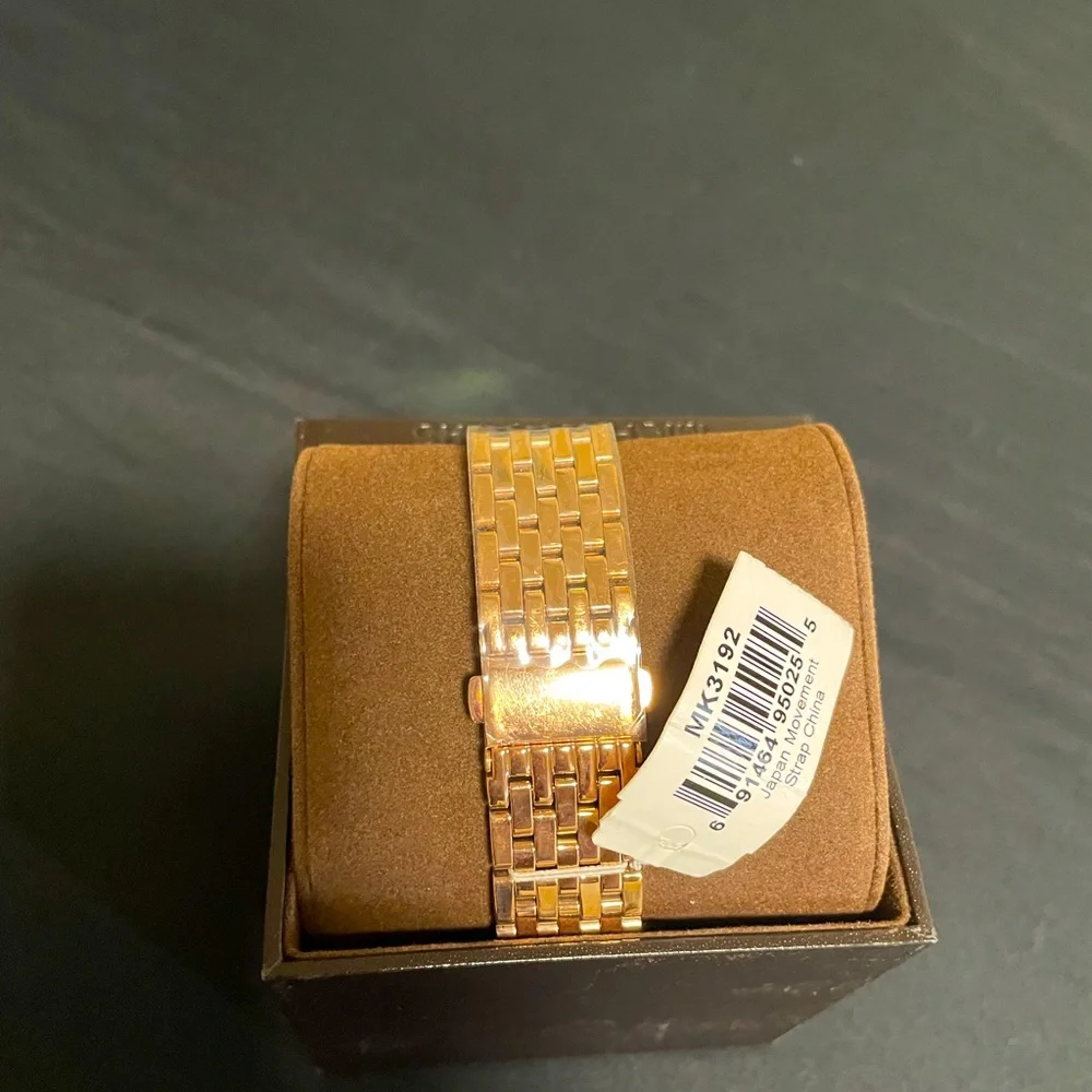 Watch - Picture 3 of 3